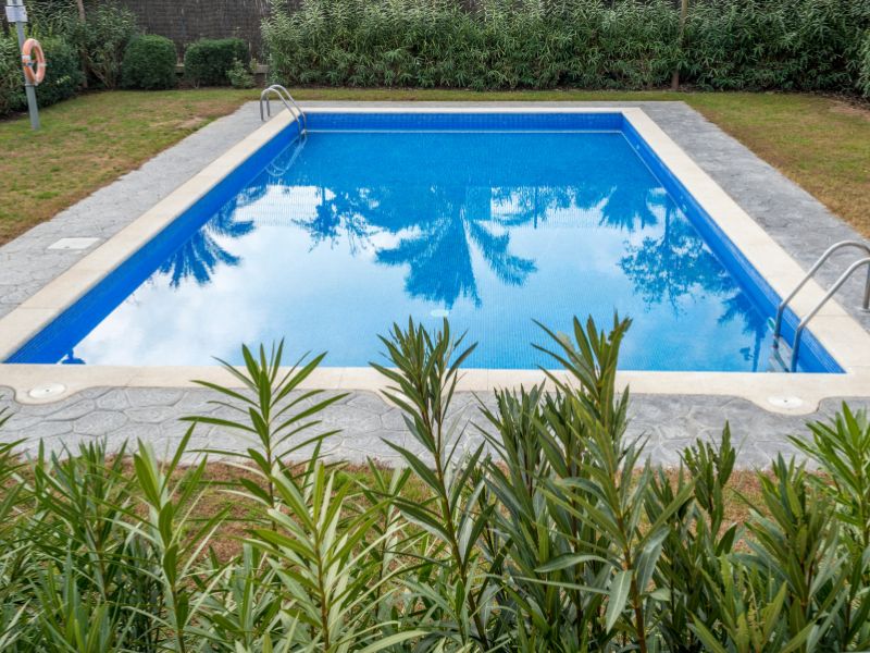 mandurah concrete pool surrounds